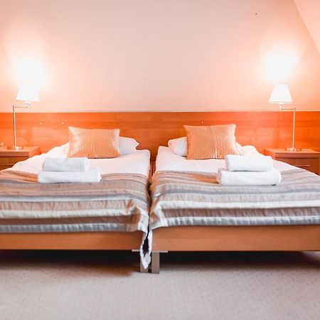 Hotel Promenada Ostróda Esterno foto