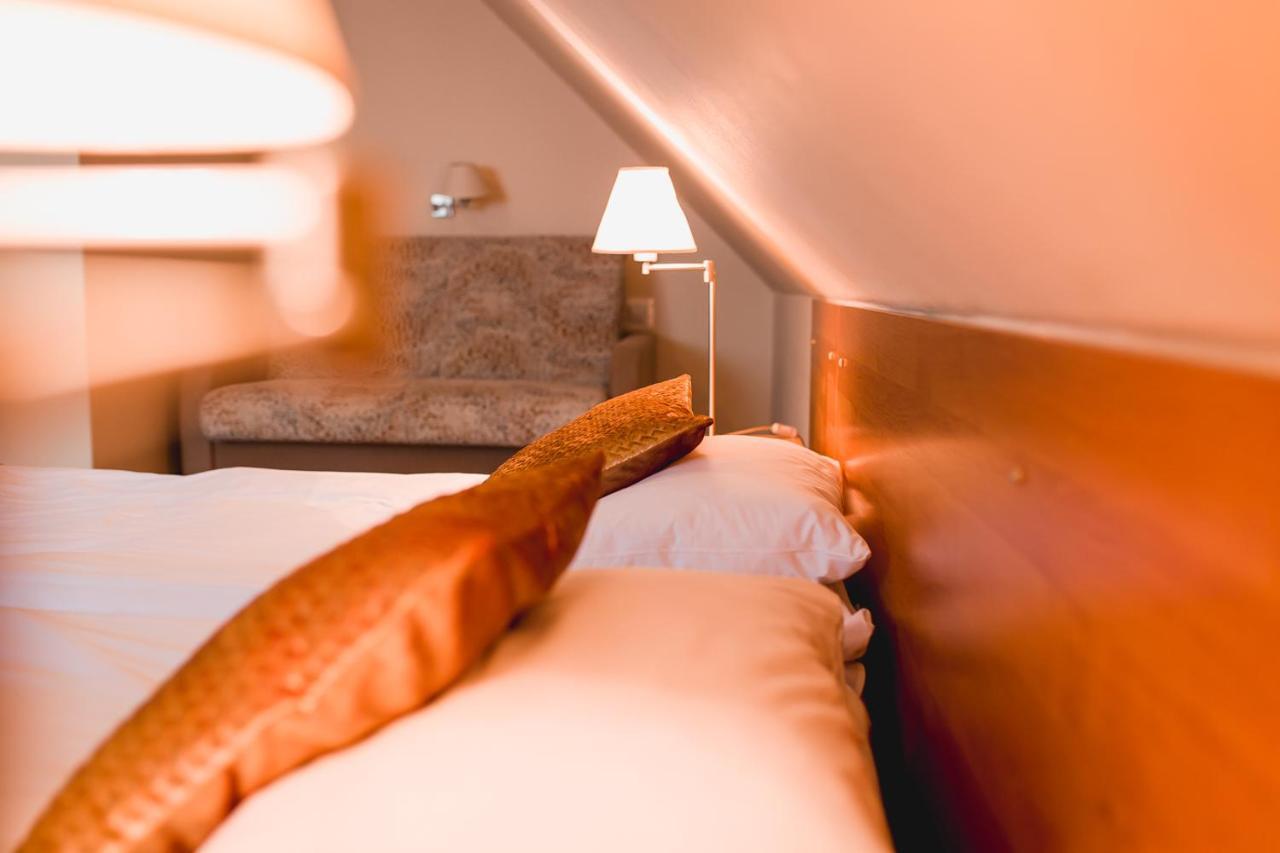 Hotel Promenada Ostróda Esterno foto