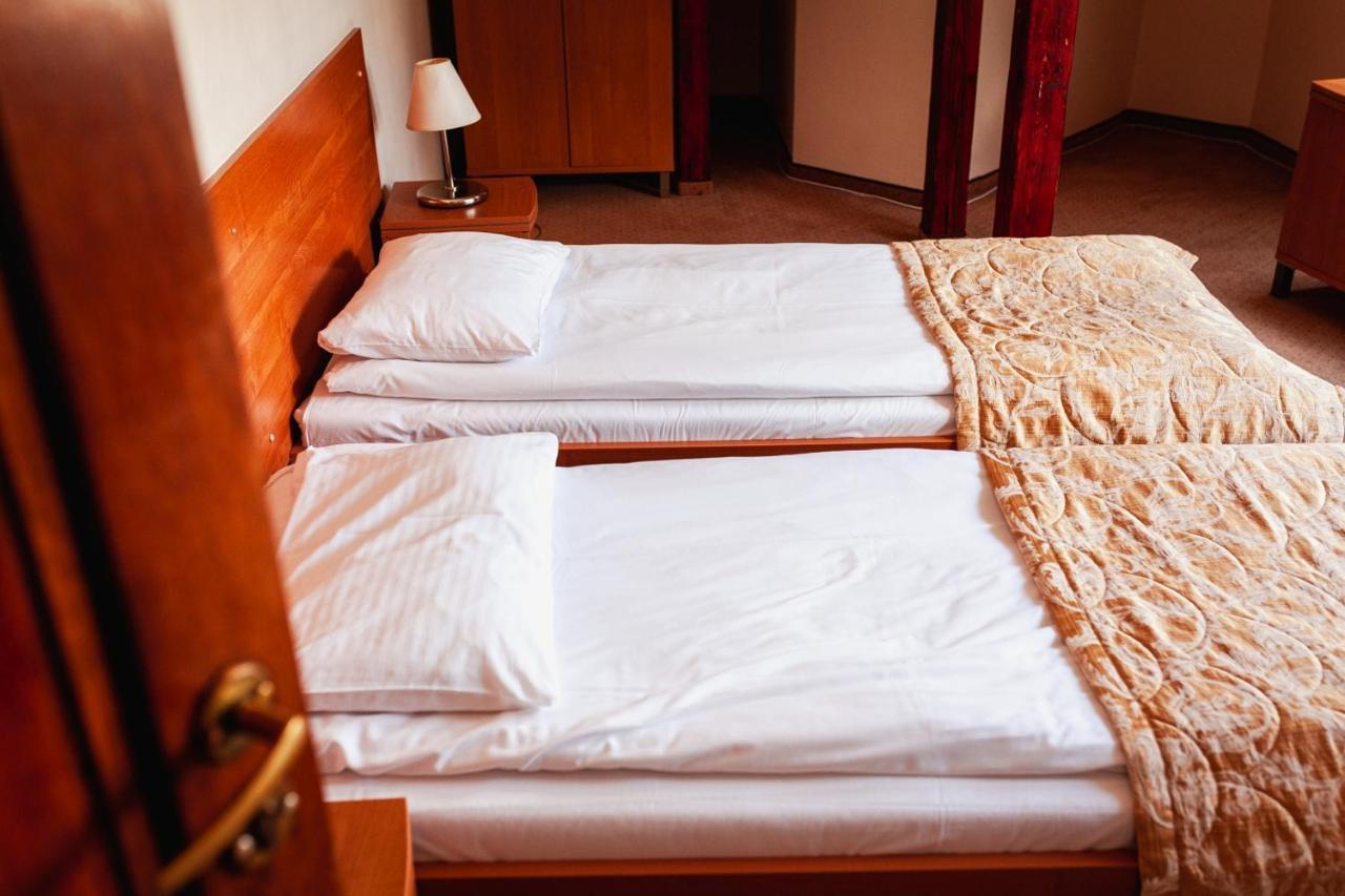 Hotel Promenada Ostróda Esterno foto
