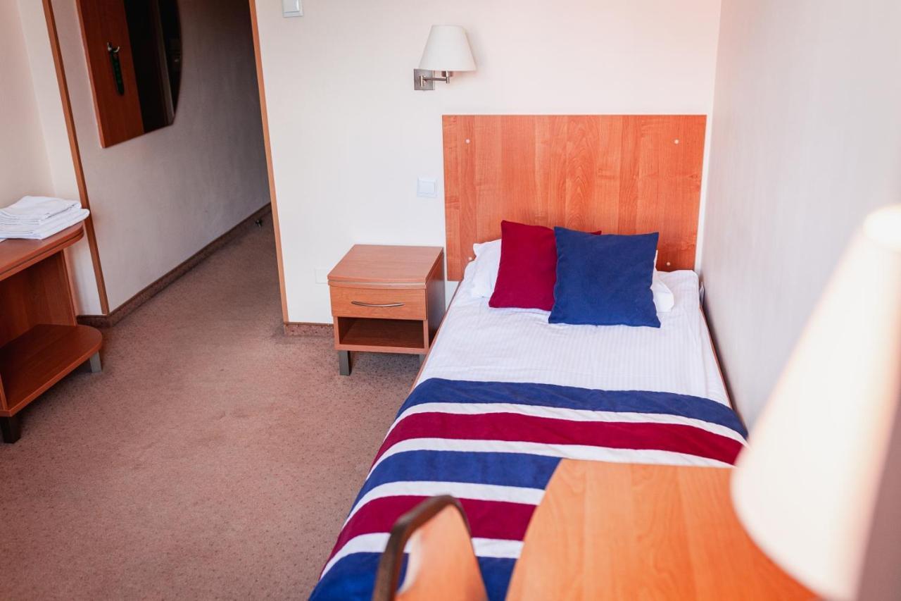 Hotel Promenada Ostróda Esterno foto