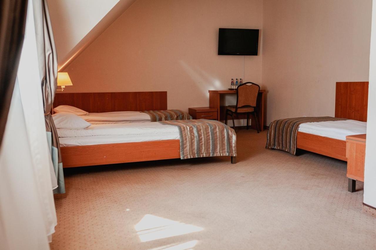 Hotel Promenada Ostróda Esterno foto